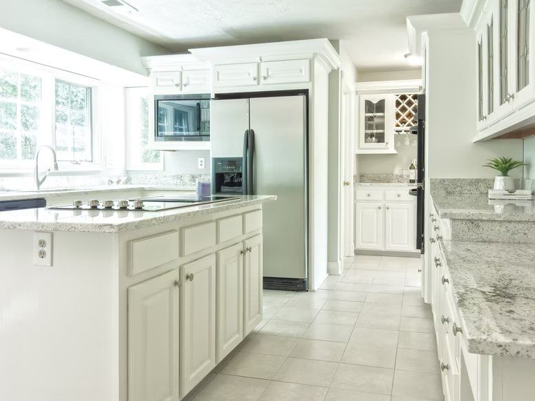 White shaker cabinet