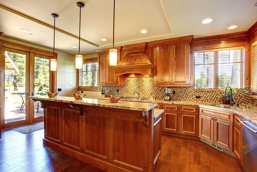 How to Give a New Look to Your Cherry Wood Kitchen