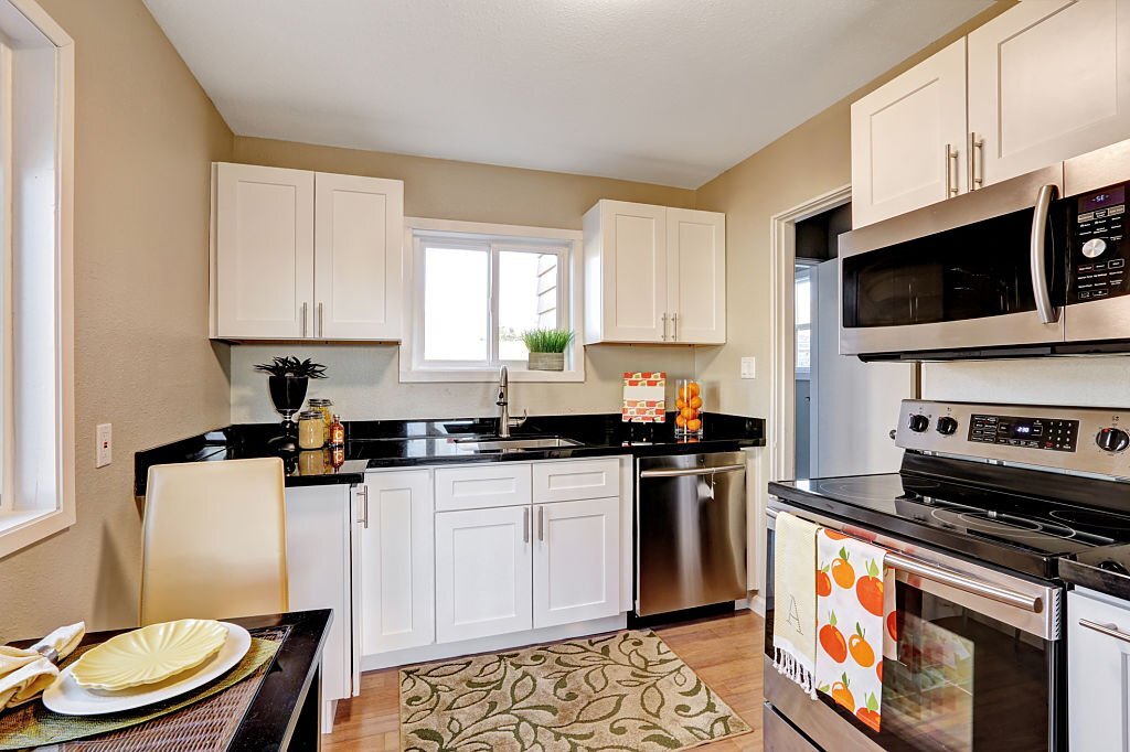 The Stunning Ways to Upgrade Your White Shaker Kitchen Gec